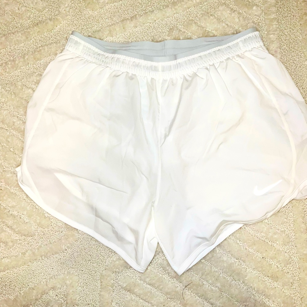 NIKE: White Running Shorts - Size Large
